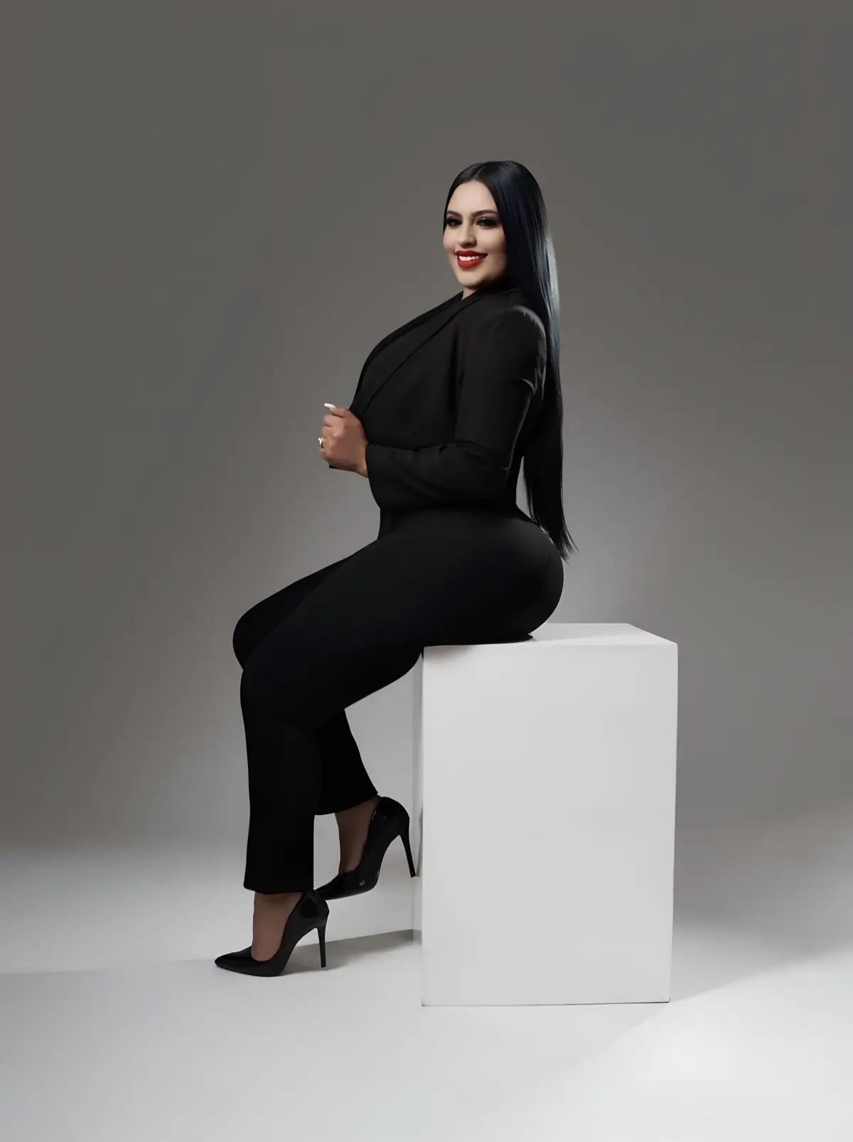 Daisy Luna - Founder & Lead Credit Strategist